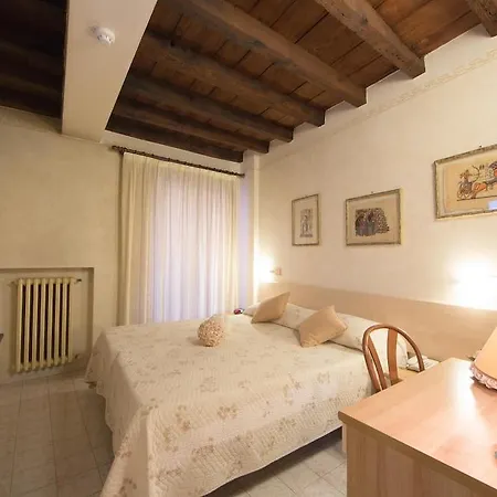 Western Libertà Hotel Modène