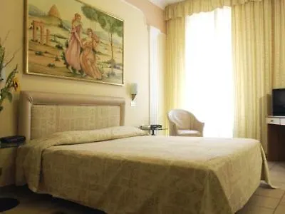 Western Libertà 3* Modène