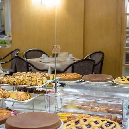 Western Liberta Отель