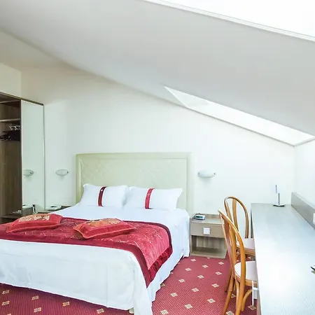 Western Liberta فندق 3*