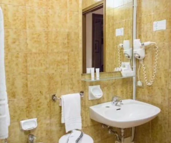 Western Liberta 3* מודנה